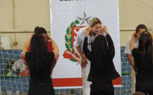 Preta, do Quilombo Pedro Cubas, recebendo a medalha de prata. Foto: Kauê Santos Silva/ADECC Preta, do Quilombo Pedro Cubas, recebendo a medalha de prata. Foto: Kauê Santos Silva/ADECC